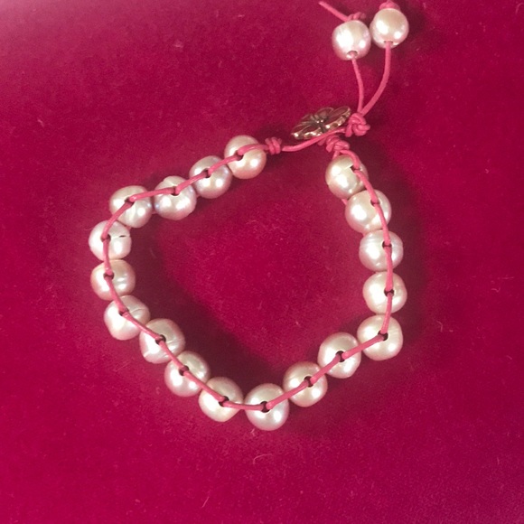 Handmade Leather and Pearl Bracelet - Picture 1 of 3